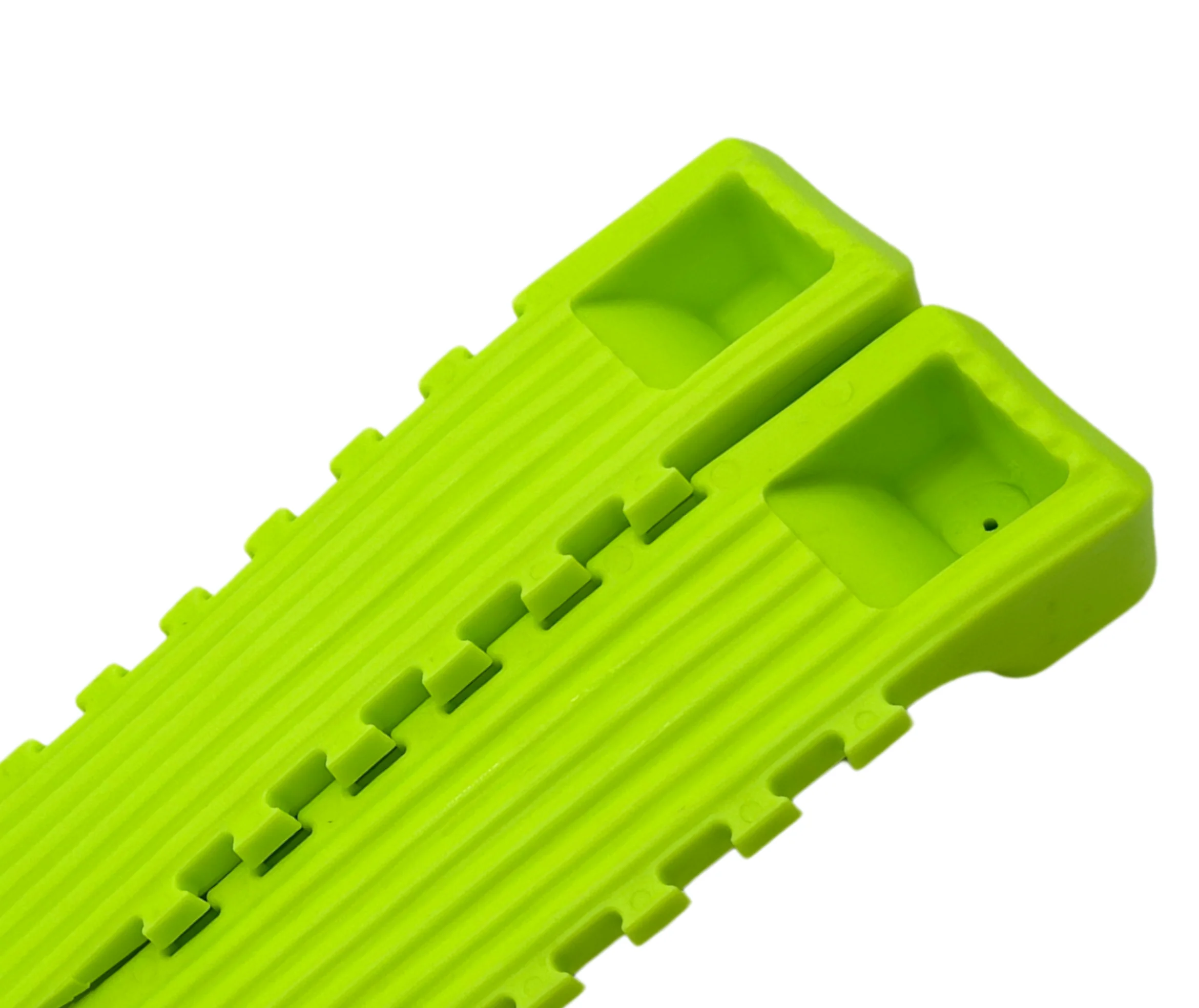 WreckMaster Neon Green Interlocking Tire Skate - Image 9